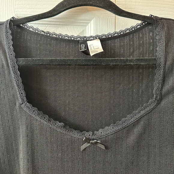 HM long sleeve lace trim top - Picture 2 of 6